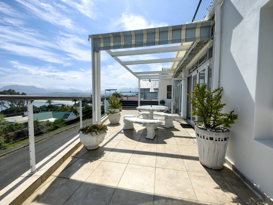 To Let 3 Bedroom Property for Rent in Gordons Bay Village Western Cape